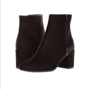 Vince Blakey Grey Velvet Bootie ~8